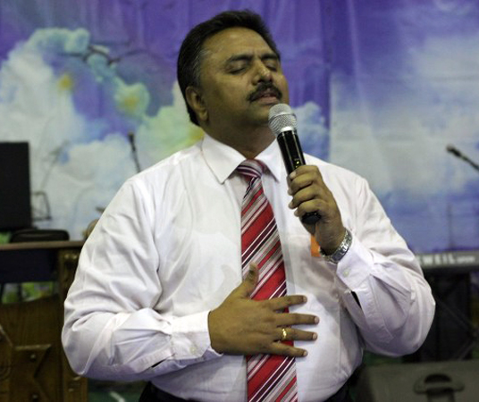 Индийский пастор вербовал украинских евреев в христианскую секту