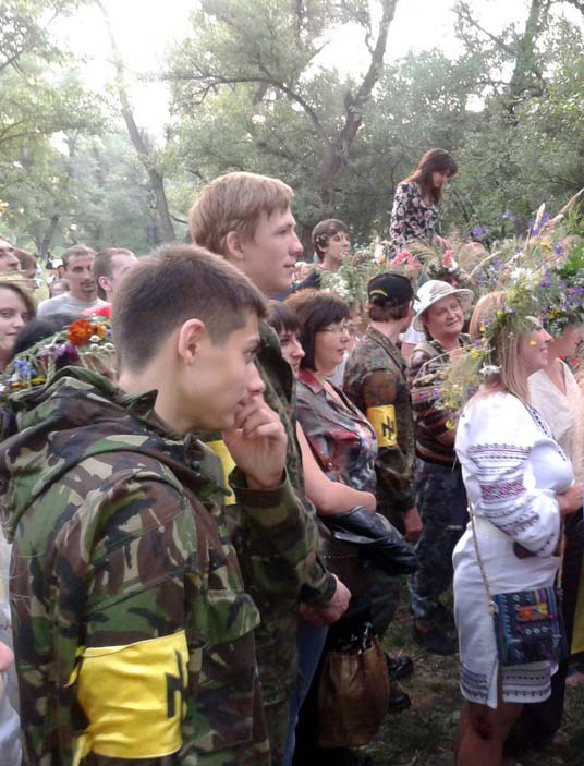 Запорожские язычники отметили праздник Купала хитом о Путине (фото)