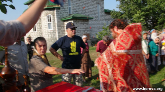 Погромщики ворвались в православный храм под Киевом (фото, видео)