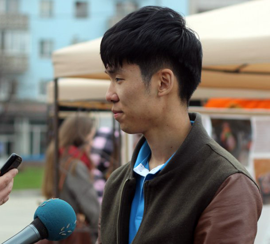 Жителей Житомира вербуют в корейскую секту