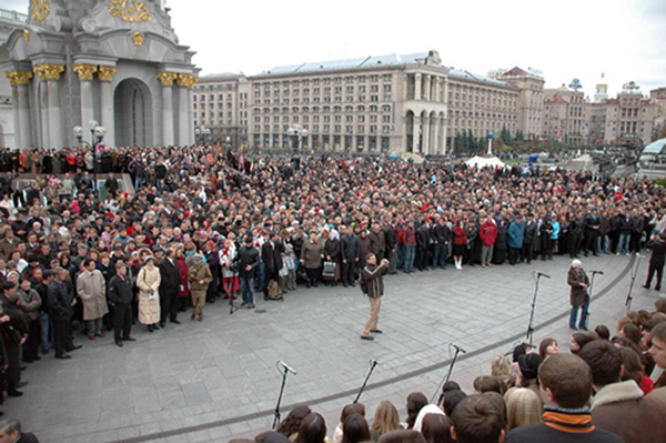 Киев. Сектанты, католики, баптисты и политическая элита совместно молились на Майдане о «новой Украине»