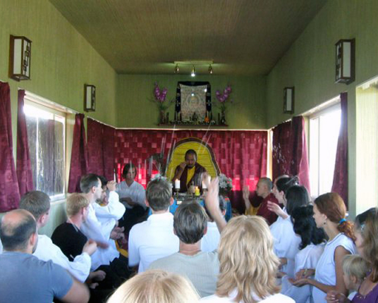 Донецк. В Волновахском районе лама из Индии освятил местный «буддистский храм» (ФОТО)